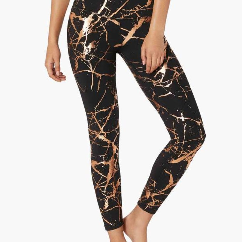 NWT Beyond Yoga Lost Your Marbles Leggings